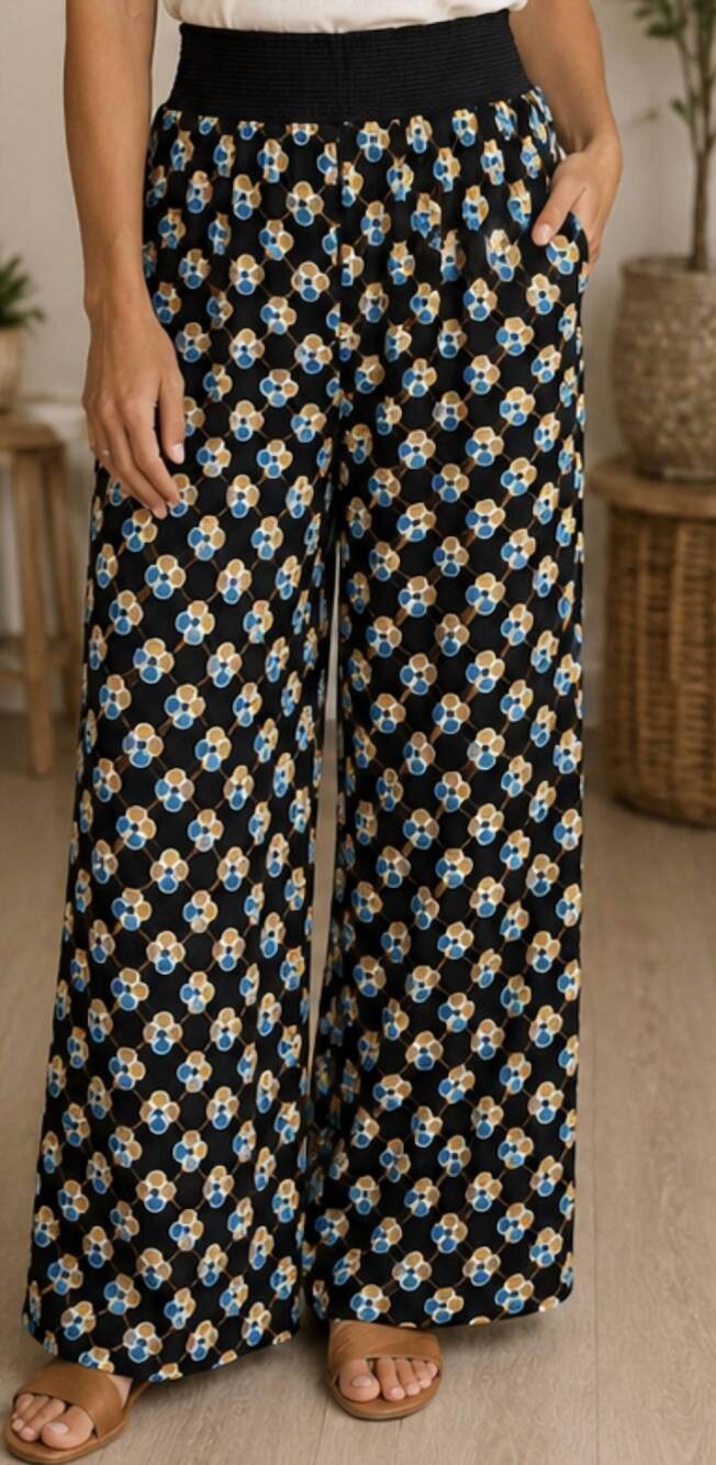 NEW ACCENT ACCESSORIES wide leg palazzo pants in black